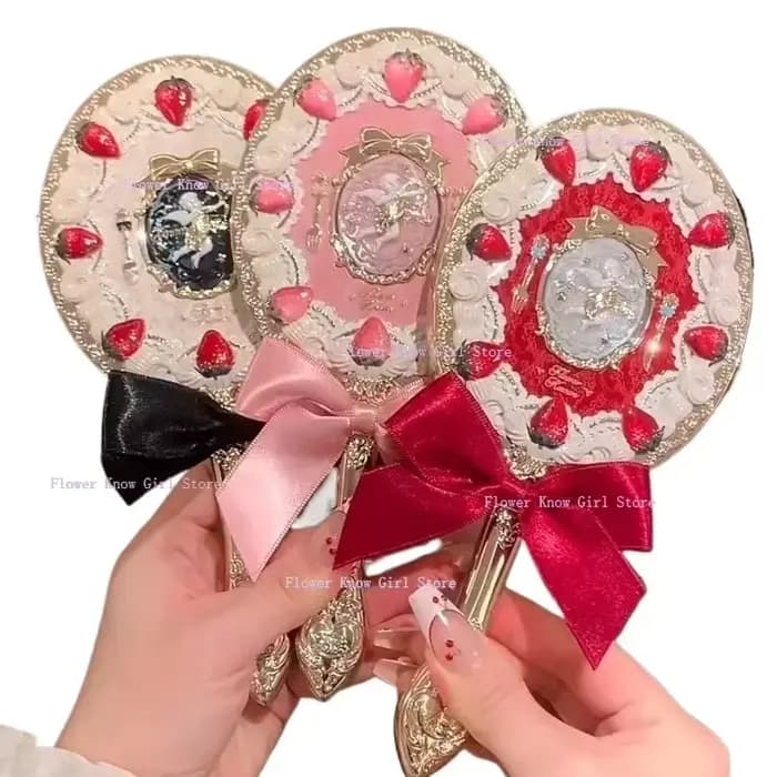 Flower Knows – miroir à main cupidon aux fraises