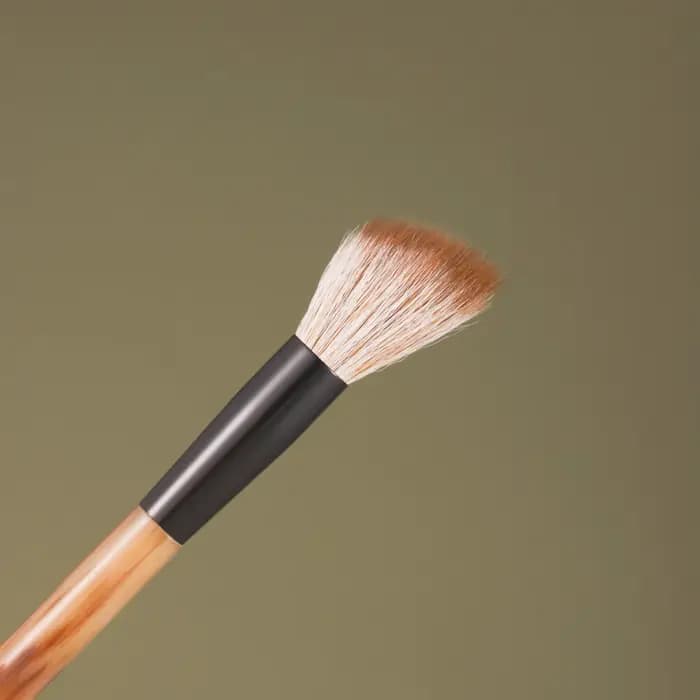 Pinceau de maquillage artisanal en poils de chèvre Kolinsky