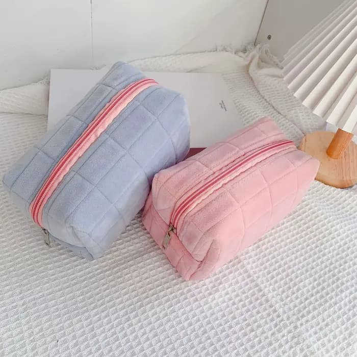 Trousse de maquillage en fourrure mignonne pour femmes