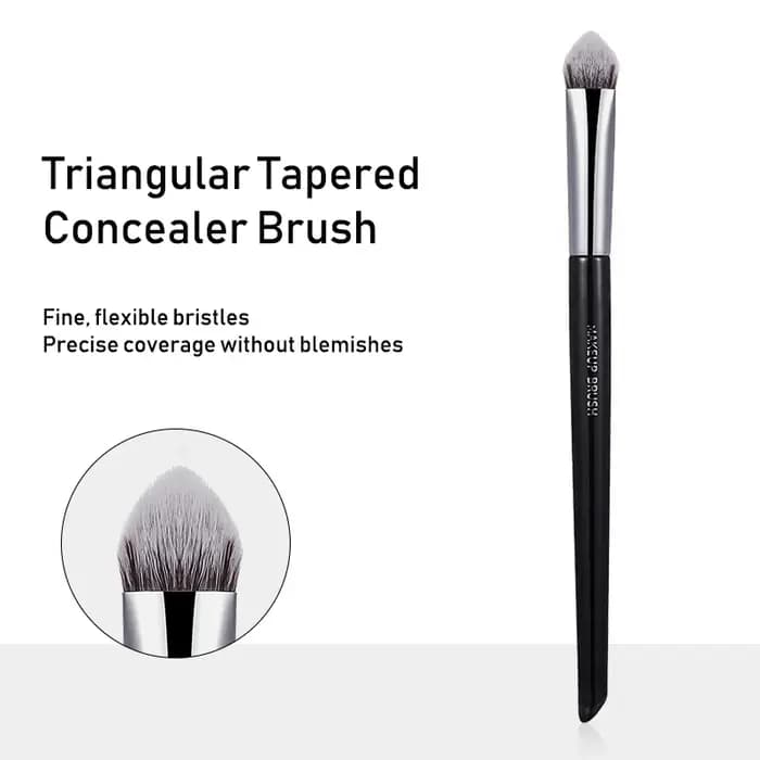 Triangle biseauté correcteur brosse cernes taches d'acné