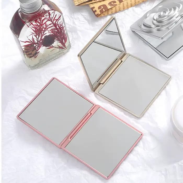 Miroir Rose carré de 7cm avec sac de rangement