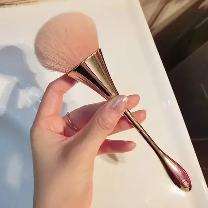 1 pinceau de maquillage pour la taille