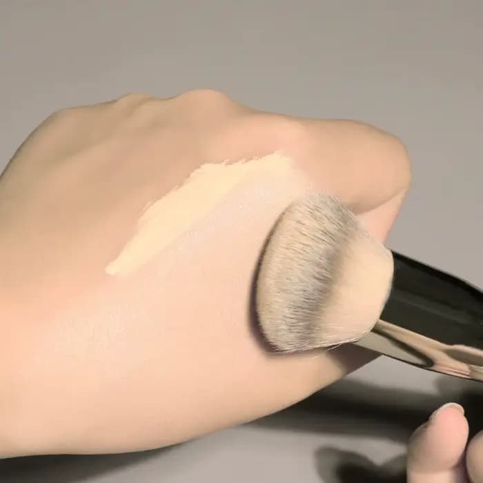 Grand pinceau de maquillage pour le visage