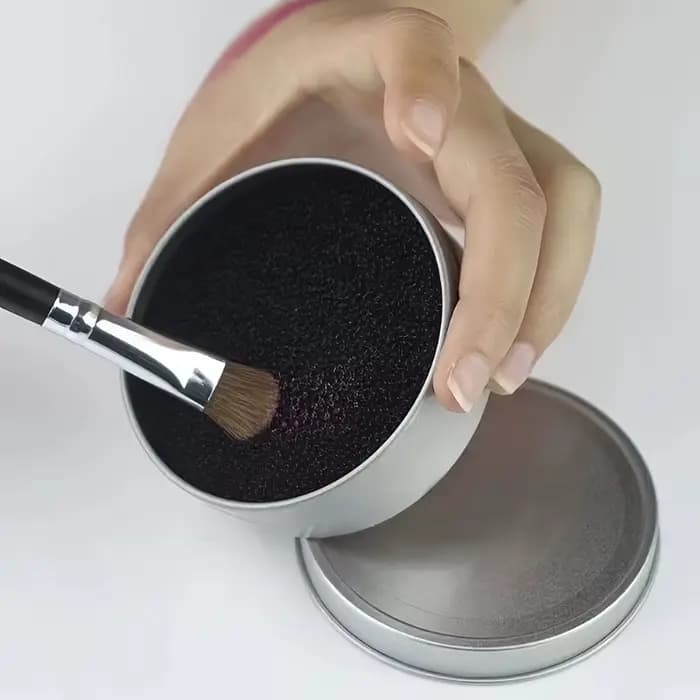 Boîte de nettoyage pour pinceaux de maquillage - Éponge