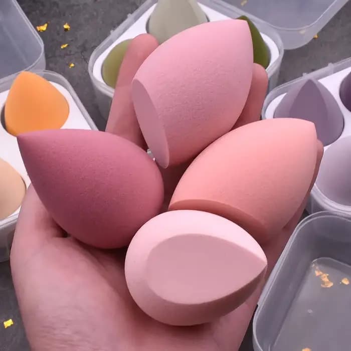 4 éponges de maquillage tendance en forme d'œuf avec rangement portable