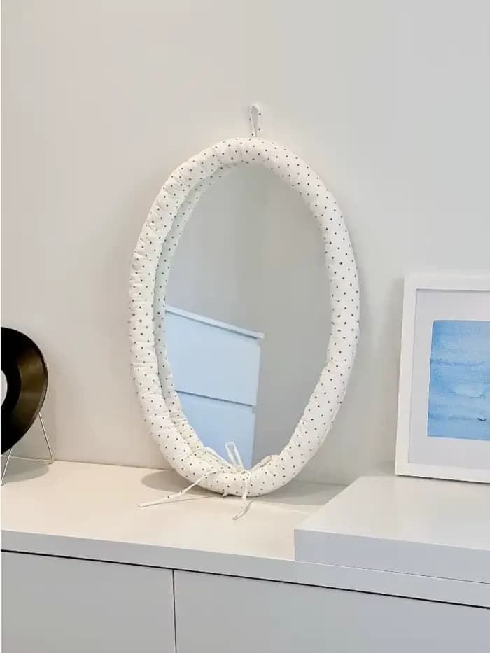 Miroir décoratif de forme spéciale