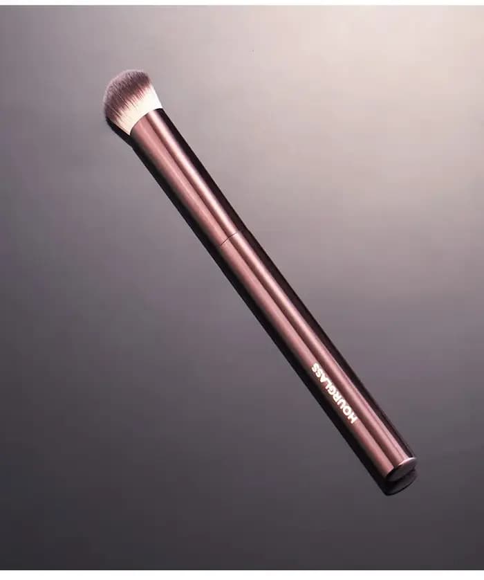 Pinceaux de maquillage anti-cernes coudés