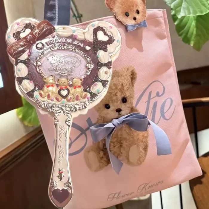 Mini miroir de maquillage haute définition en forme d'ours mignon avec un design adorable