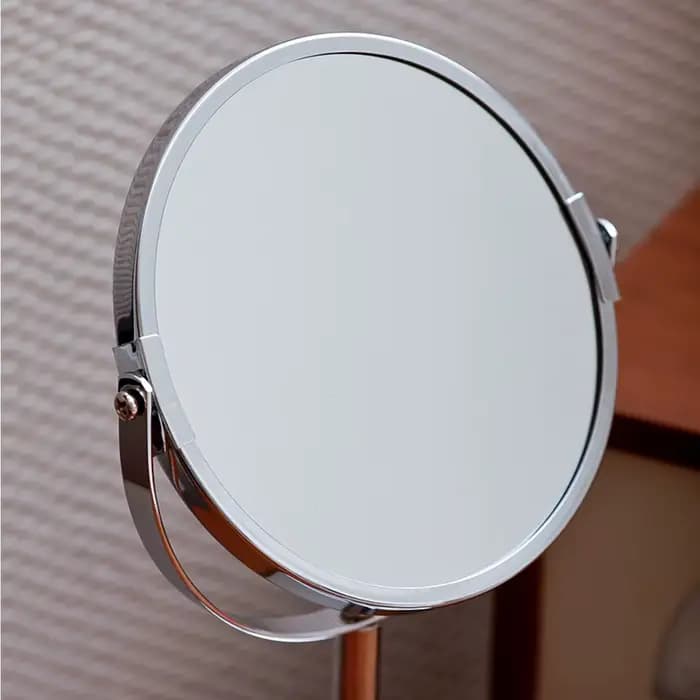 Miroir de maquillage grossissant sur pied rond