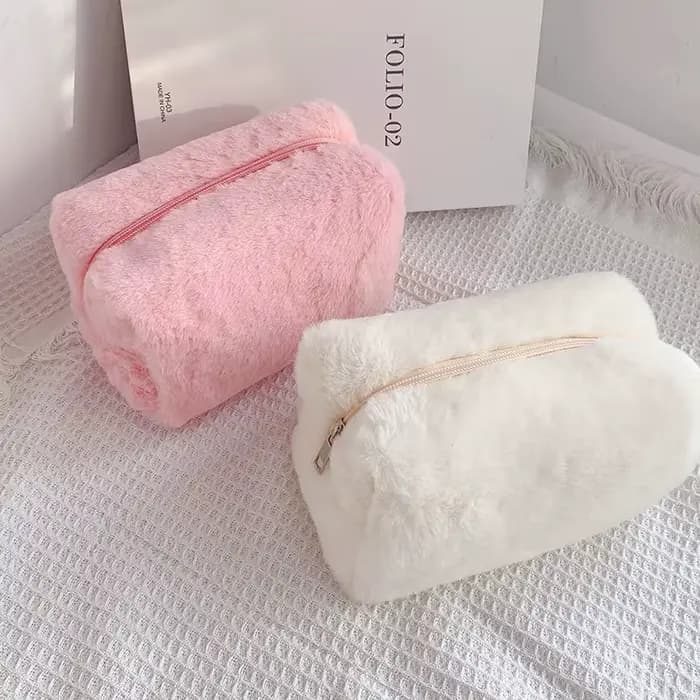 Sacs de maquillage en fourrure pour femmes, sac à cosmétiques de voyage souple, étui de rangement pour jeunes filles, trousse de maquillage nécessaire, sacs à main solides 1 pièce