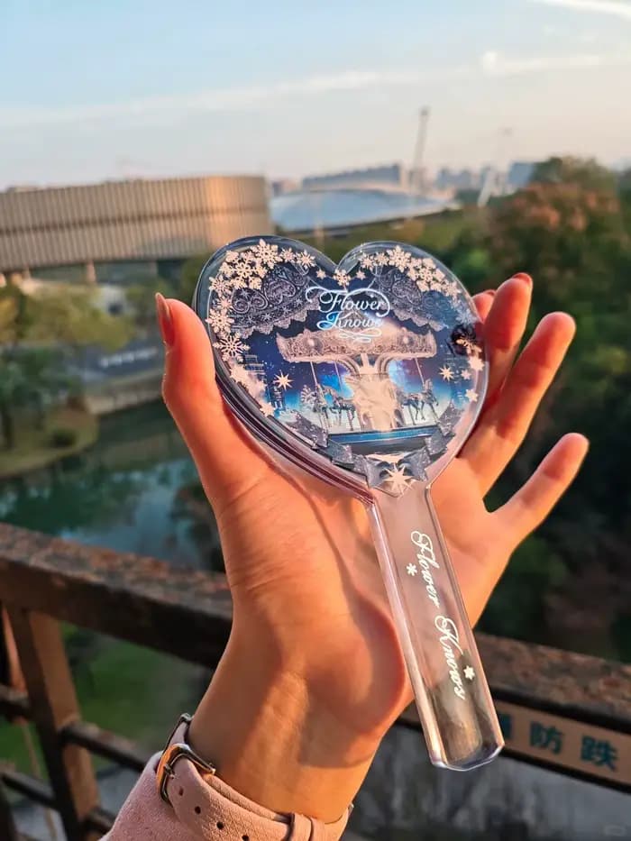 Miroir portable édition limitée de la série Moonlight Mermaid, design féerique blanc, bleu, rose et