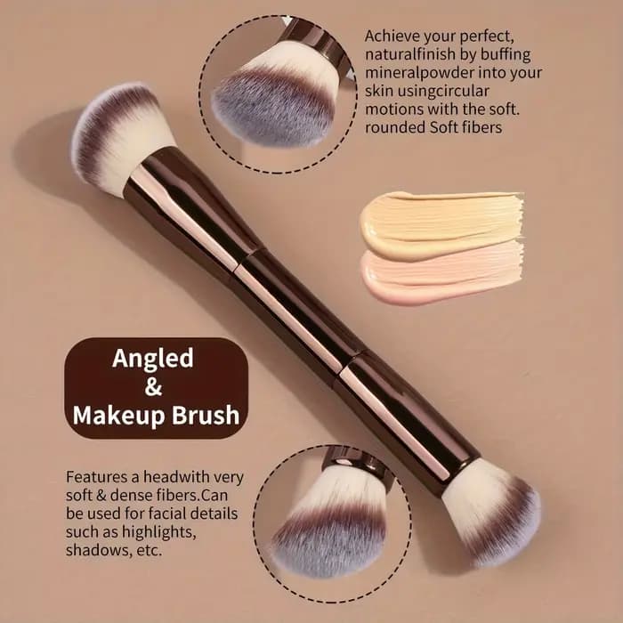 Un ensemble de 4 pinceaux de maquillage comprenant un pinceau pour le fond de teint