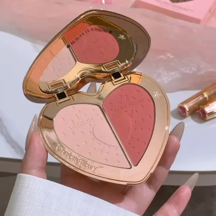 Vente Flash : Spray Fixateur Charlotte Texture Fine, Poudre Compacte Dorée, Fard à Joues 2 Couleurs, Huile Essentielle Tilbury Cosmetics